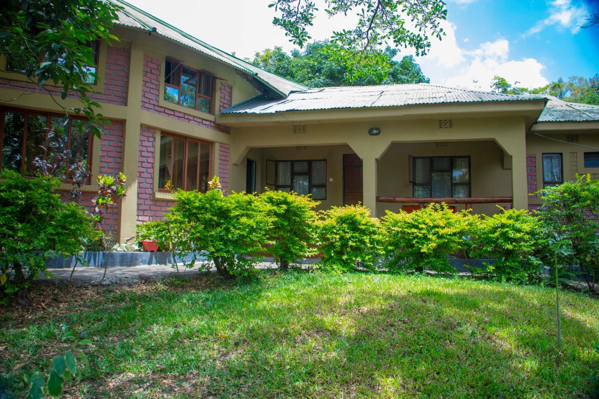 Shamba Hostel Usa River Ngoại thất bức ảnh